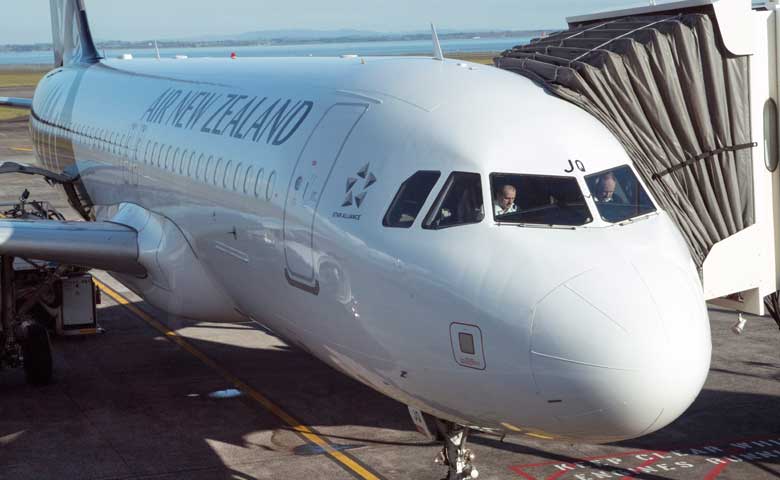 Air-New-Zealand-passenger-jet-at-Auckland-Airport