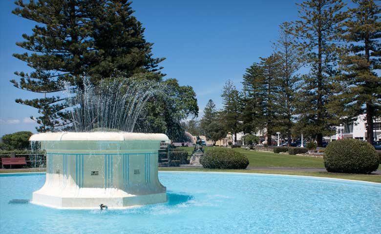 Tom_Parker-_Fountain_Napier_Hastings_North_Island2